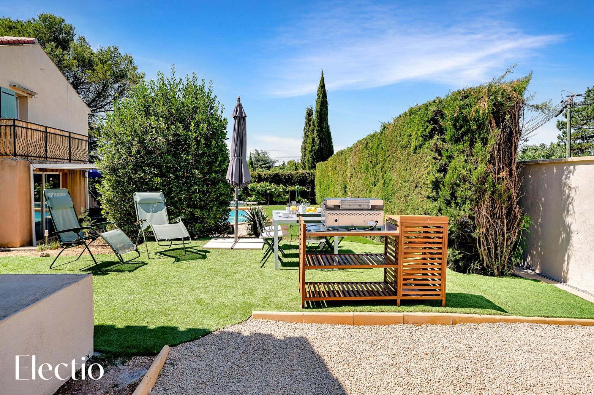 Villa Oliveda - Piscine & Salon Cinema Lourmarin Buitenkant foto